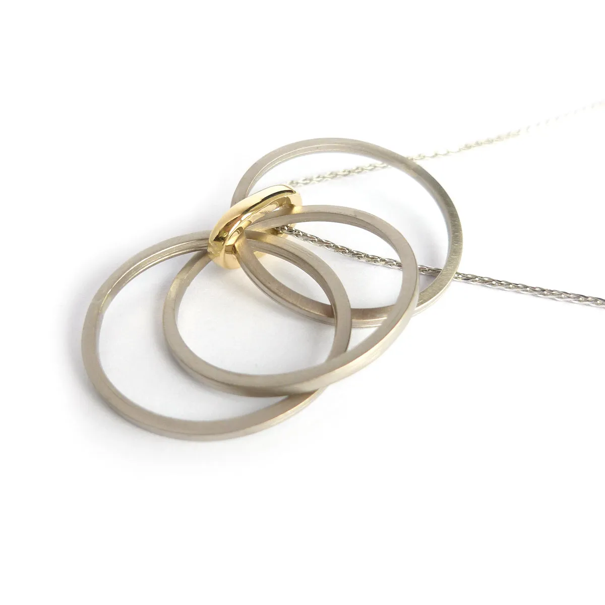 18ct white and yellow gold contemporary Russian style necklace