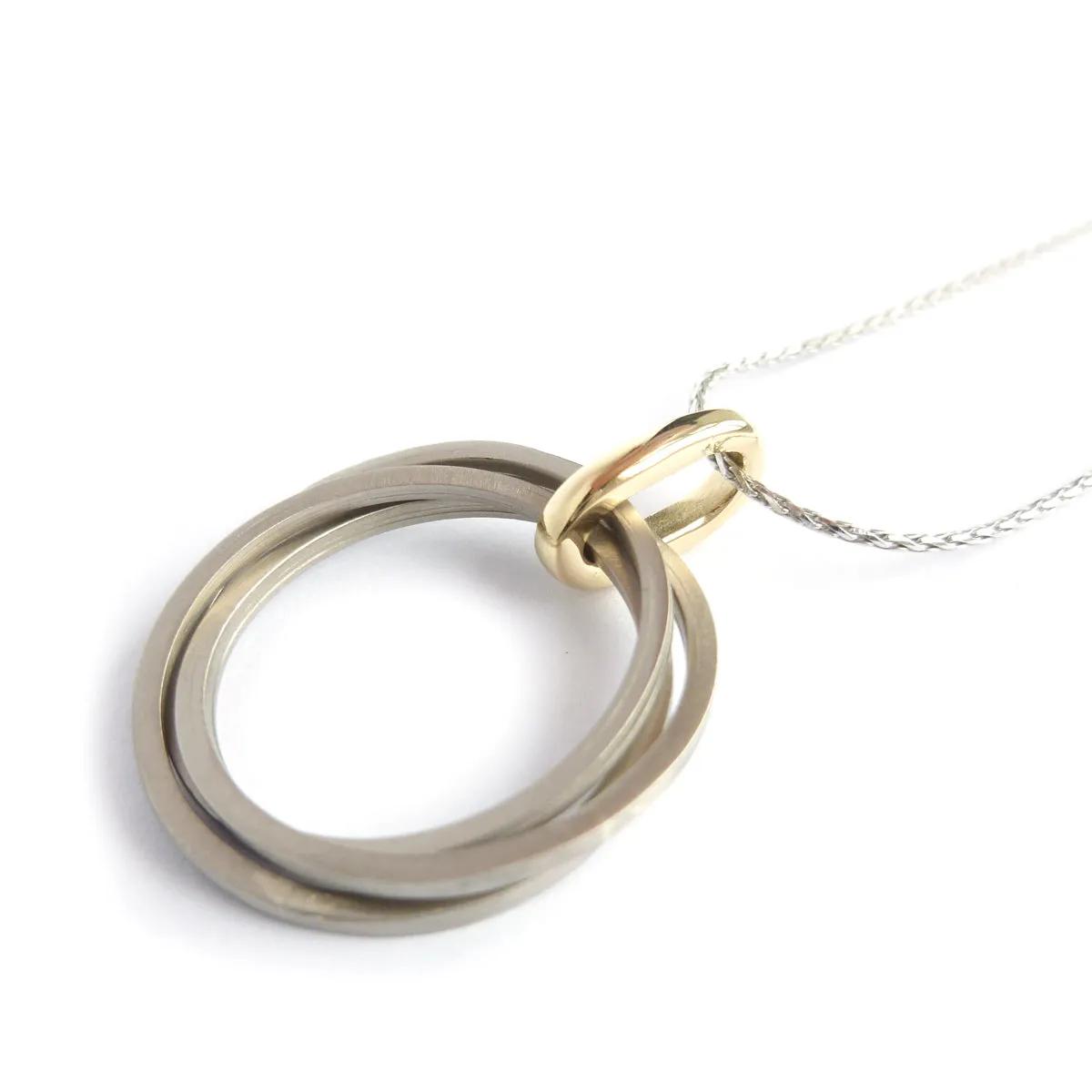 18ct white and yellow gold contemporary Russian style necklace