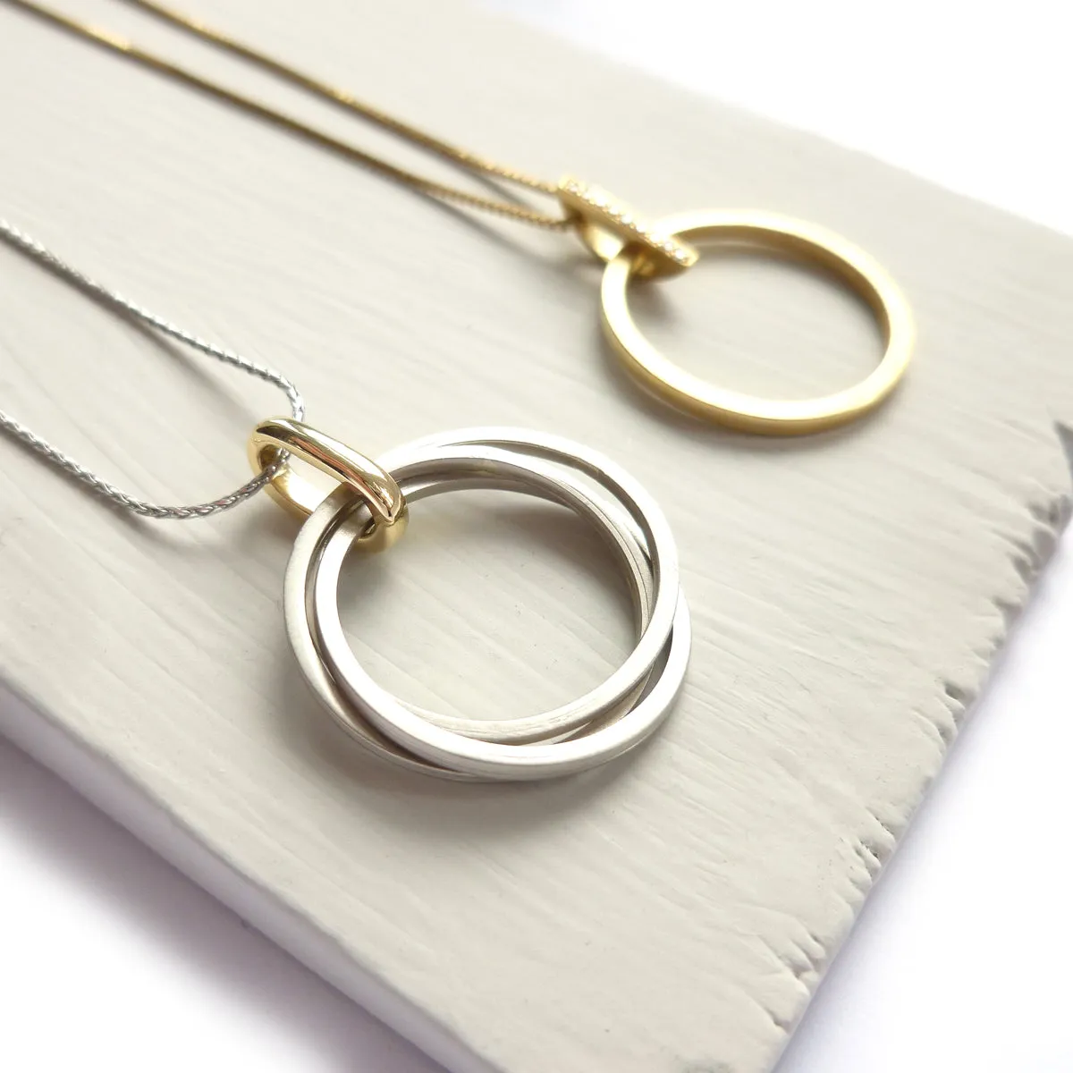 18ct white and yellow gold contemporary Russian style necklace