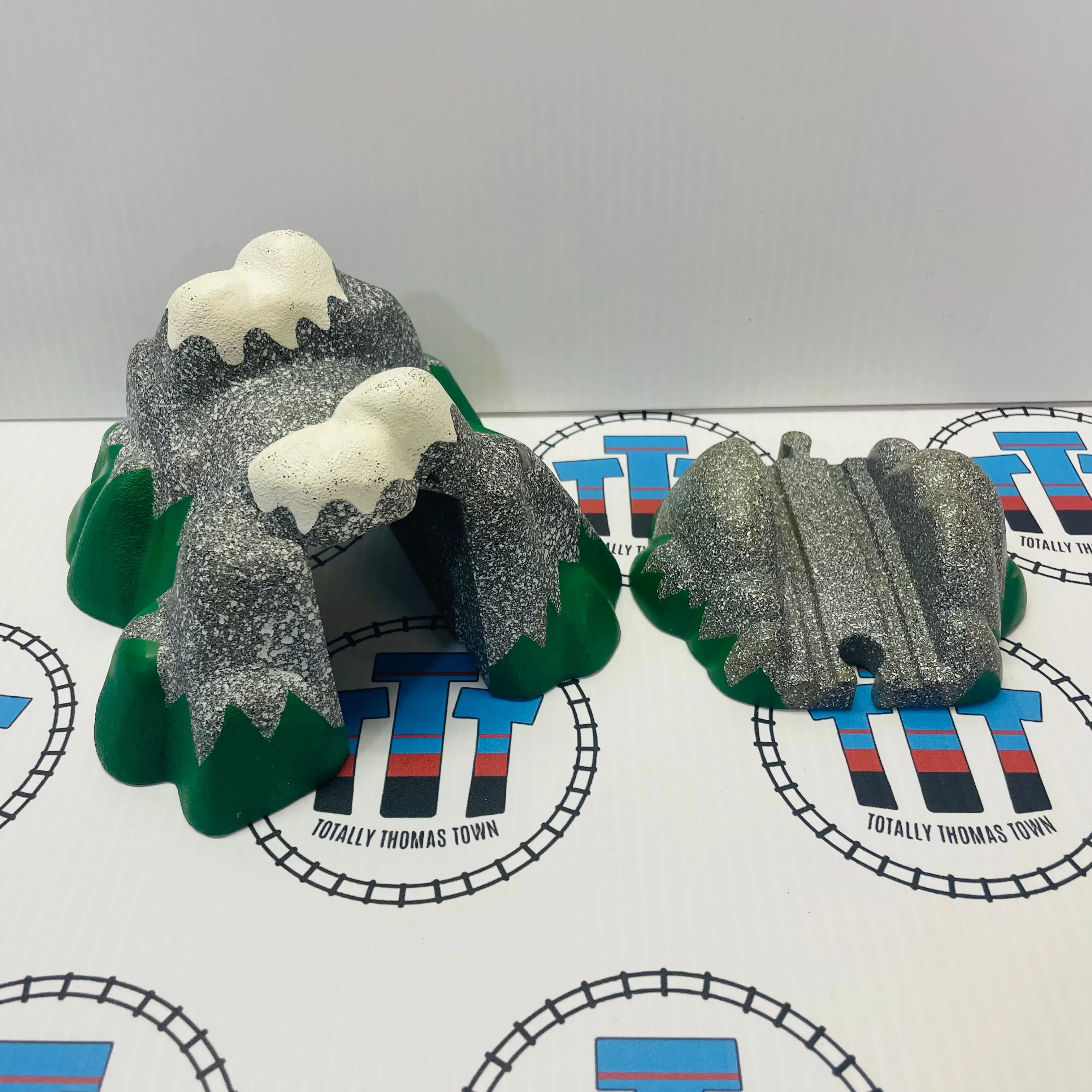 BRIO Snowy Tunnel 33041 Used - Other