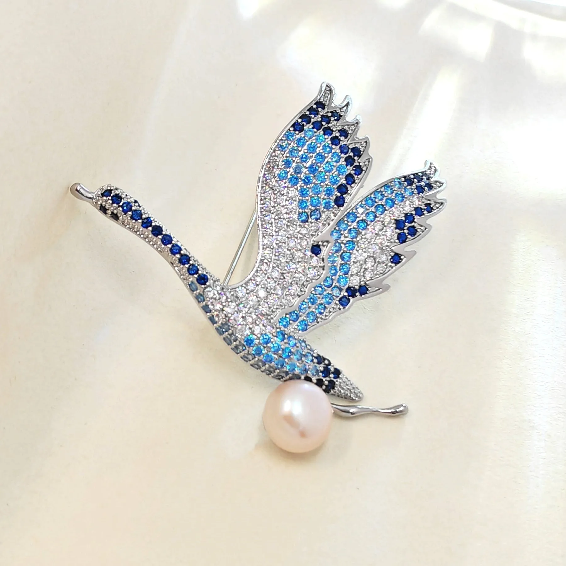 Elegant Goose Brooch with Golden Faux Pearl – Deep Blue Feathers and Light Blue Wings – Paving Setting Brooch – Animal-Inspired Vintage Jewelry for Women