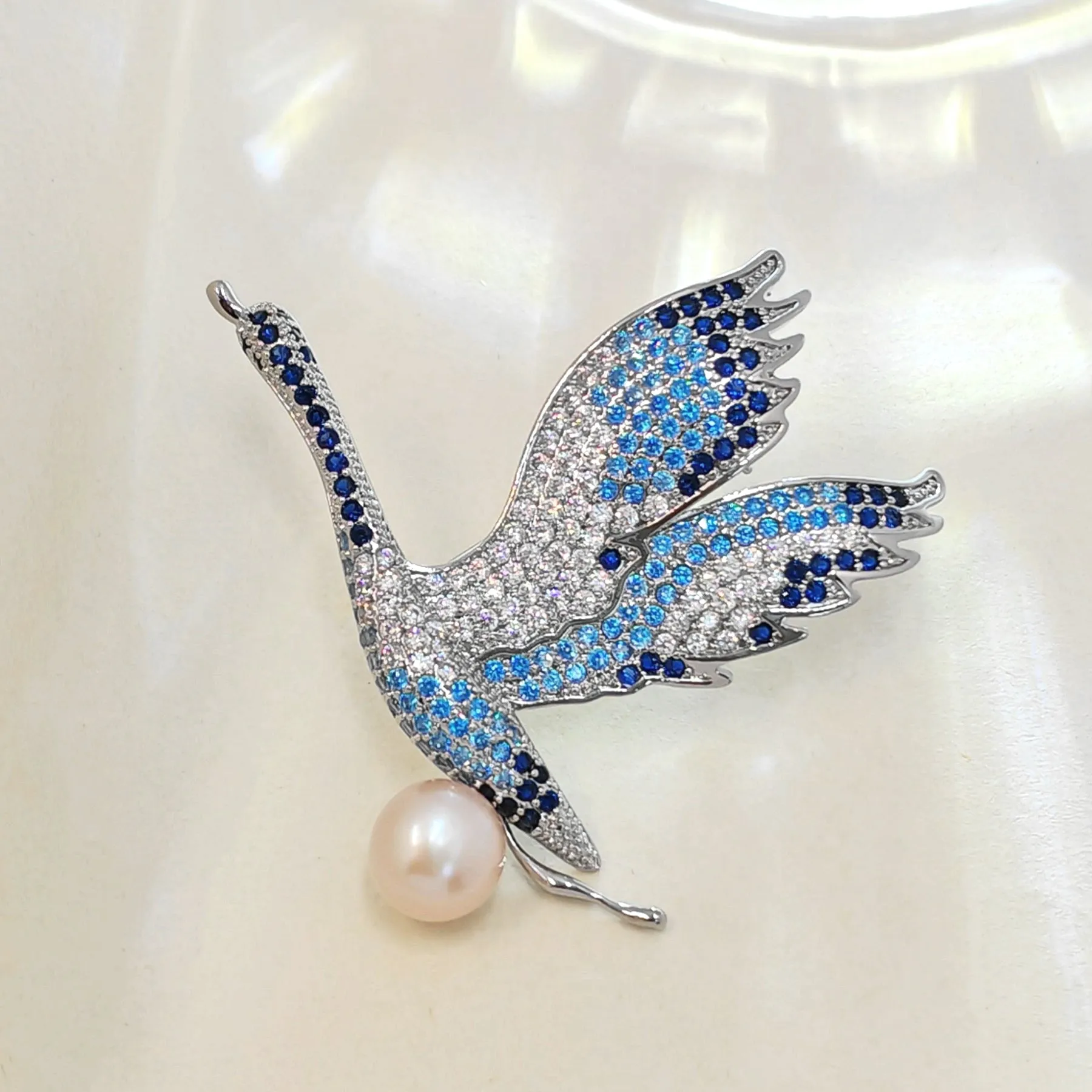 Elegant Goose Brooch with Golden Faux Pearl – Deep Blue Feathers and Light Blue Wings – Paving Setting Brooch – Animal-Inspired Vintage Jewelry for Women
