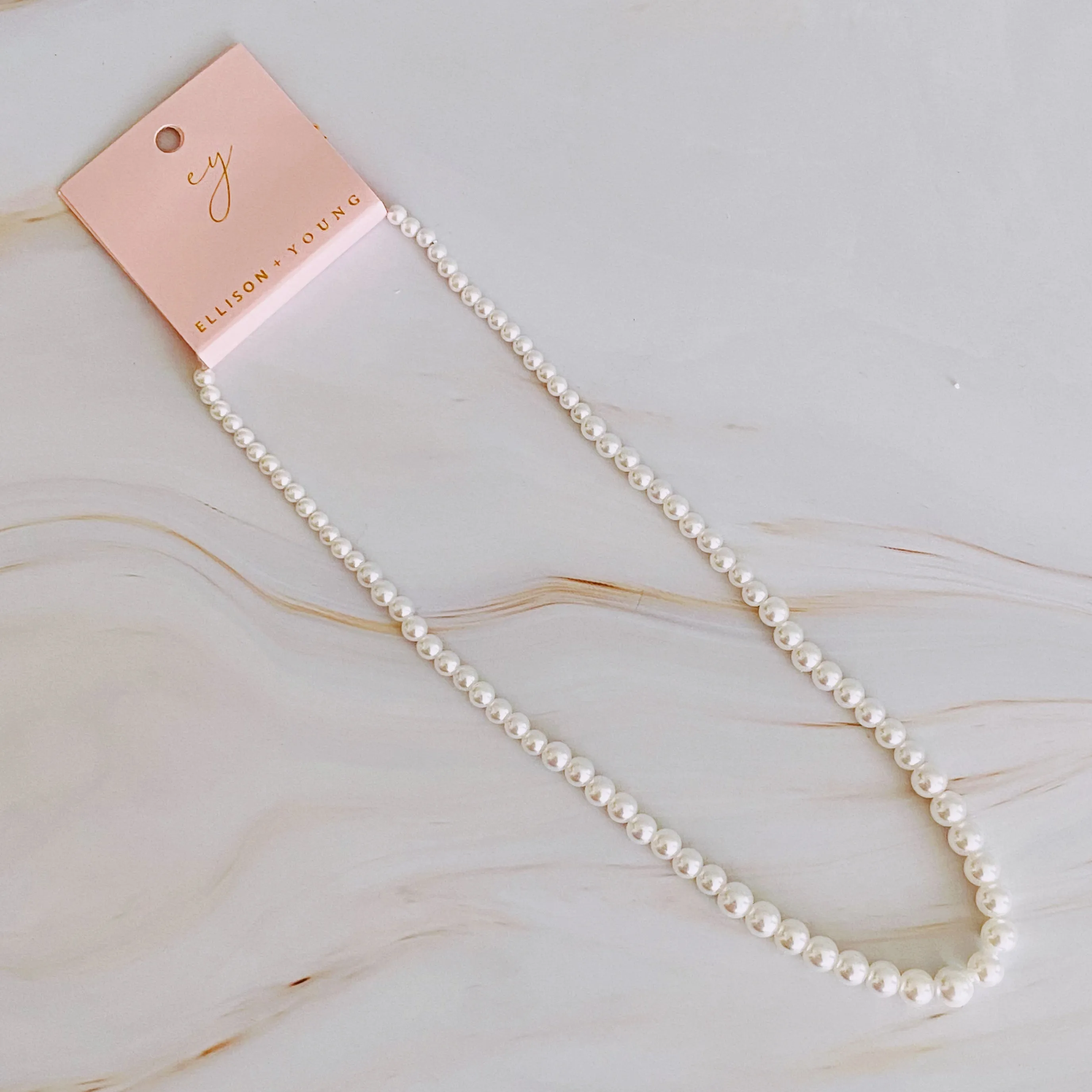 Queen Liz Graduated Pearl Necklace