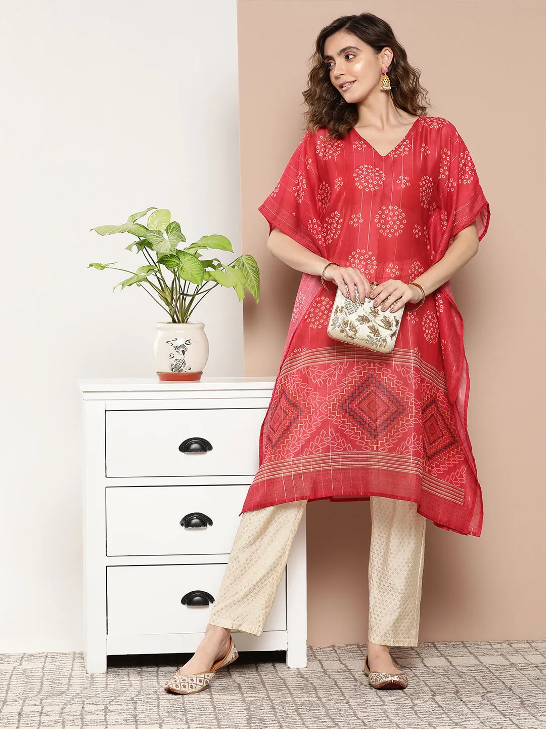 Women Red Silk Blend Kurta